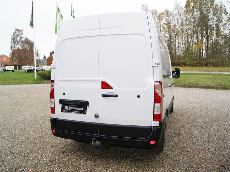 Renault Master 2,3 T33 L2H2 DCI 135HK Van 6g