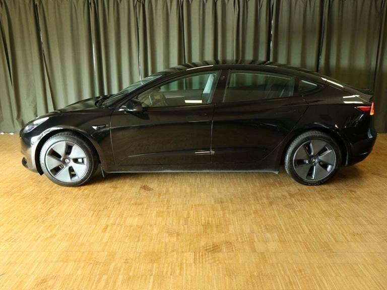 Tesla Model 3 RWD