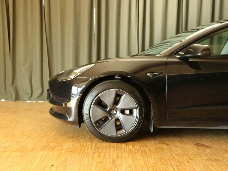 Tesla Model 3 RWD