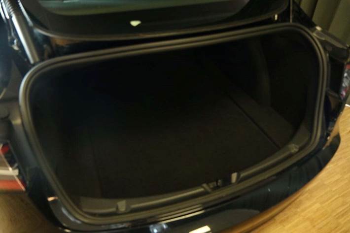 Sort Tesla Model 3 fra 2023