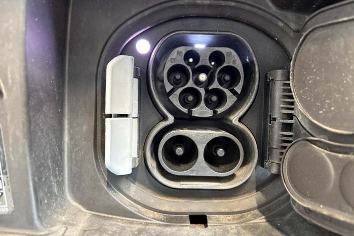 Blå BMW iX1 fra 2023