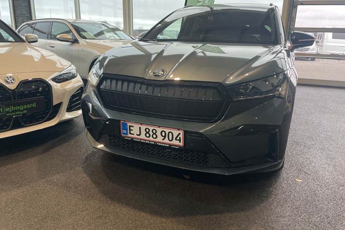 Grå Skoda Enyaq fra 2021