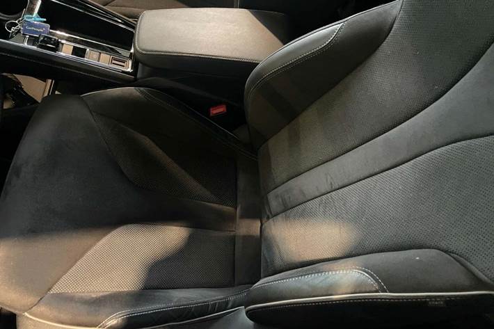 Grå Skoda Enyaq fra 2021