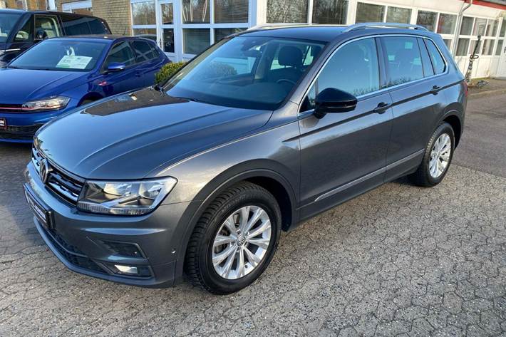 Grå VW Tiguan fra 2019 set udefra