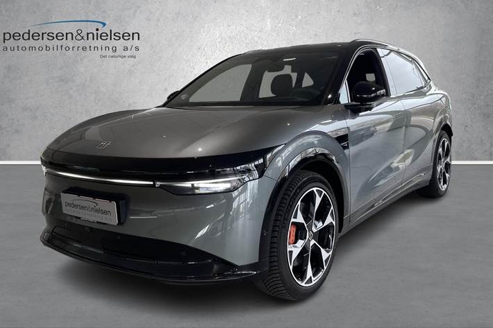 Grå Zeekr 7X fra 2025 set udefra