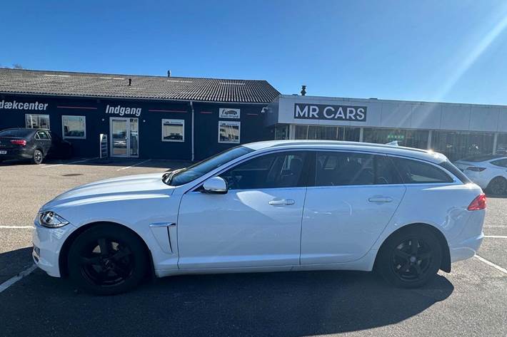 Grøn Jaguar XF fra 2014