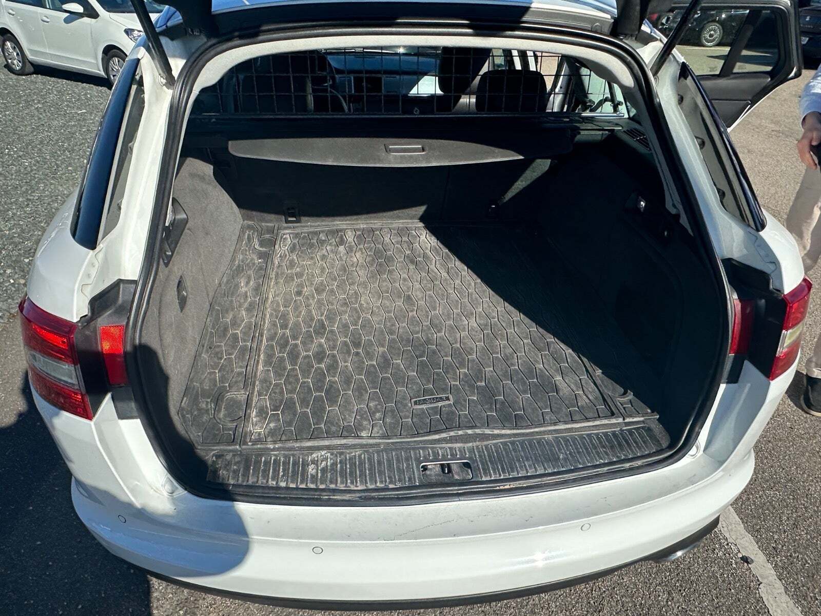 Grøn Jaguar XF fra 2014