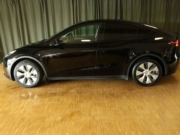 Tesla Model Y RWD