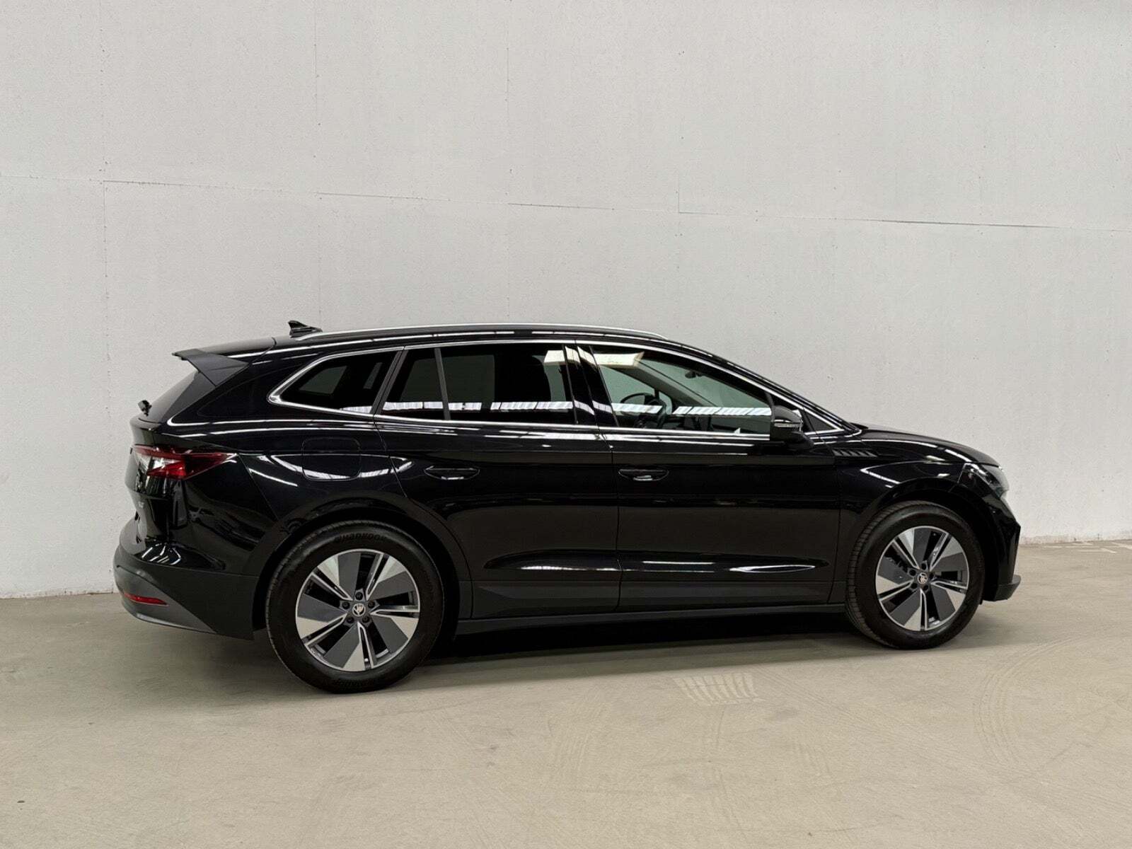 Sort Skoda Enyaq fra 2021
