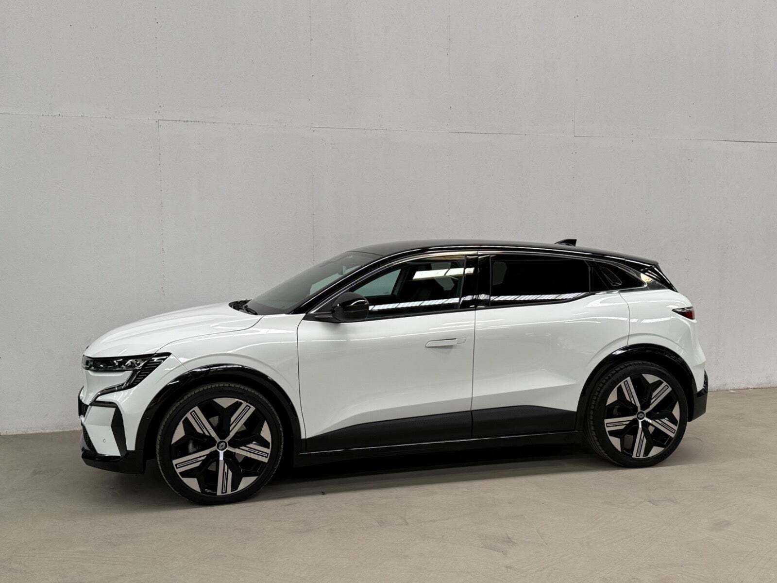 Renault Megane E-Tech 60 Iconic