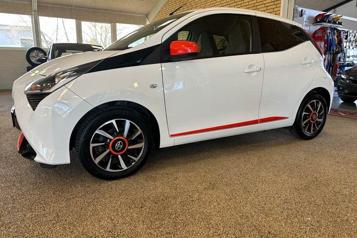 Hvid Toyota Aygo fra 2019