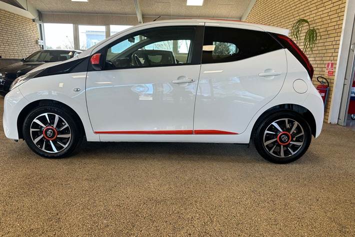 Hvid Toyota Aygo fra 2019