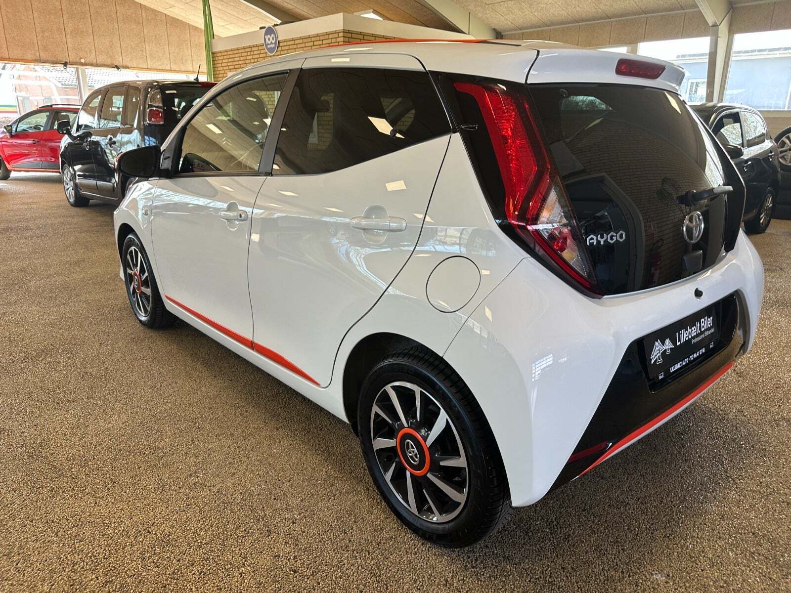 Hvid Toyota Aygo fra 2019