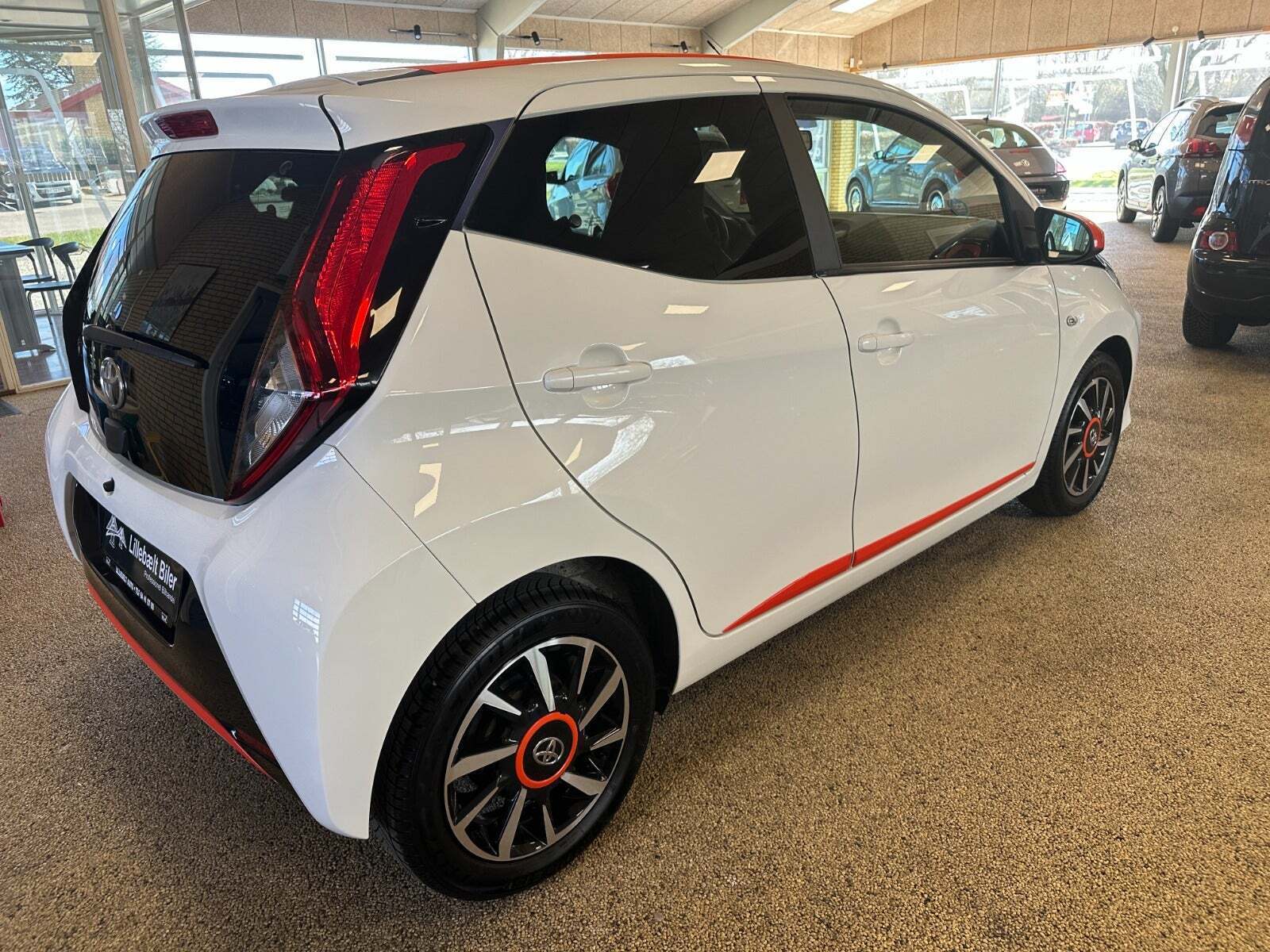 Hvid Toyota Aygo fra 2019