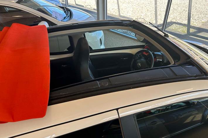 Hvid Toyota Aygo fra 2019