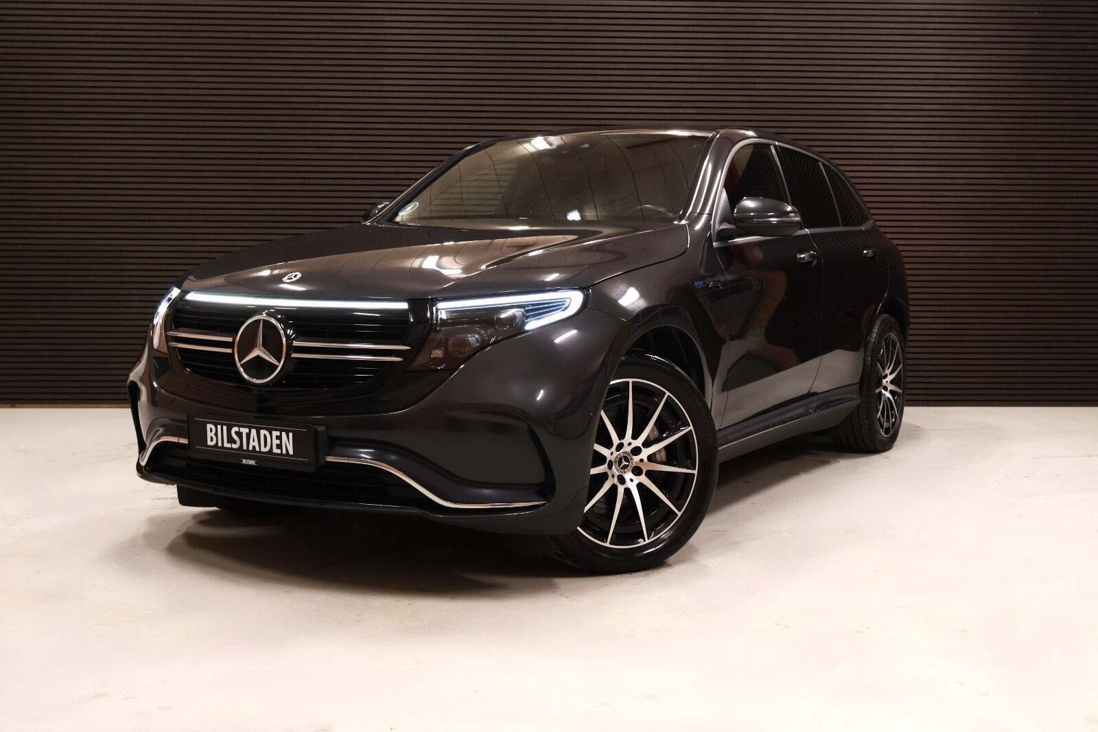Grå Mercedes EQC400 fra 2021
