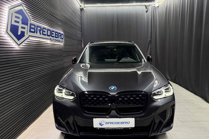 Grå BMW iX3 fra 2022