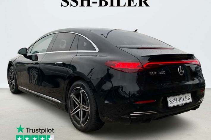 Sort Mercedes EQE300 fra 2023