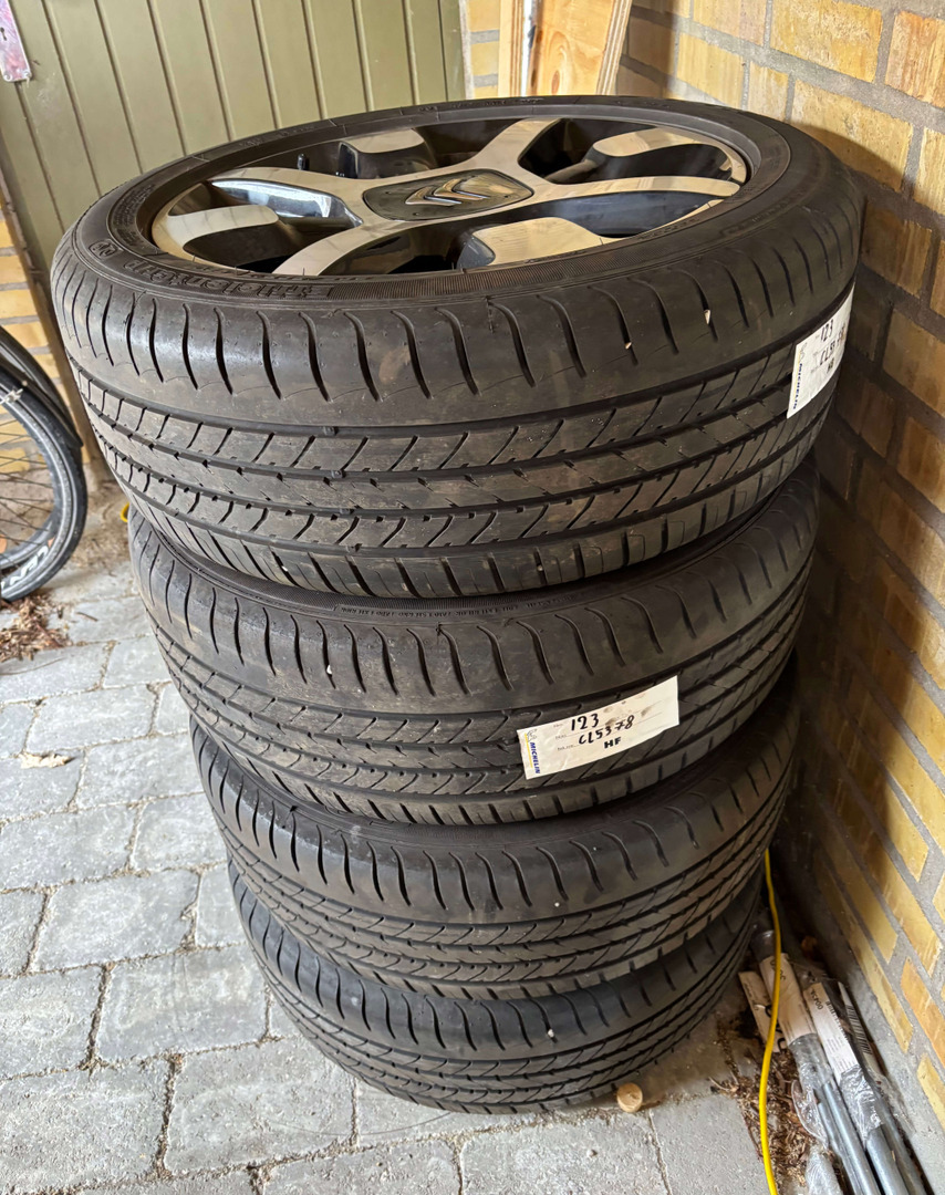 Rød Citroën C3 fra 2019