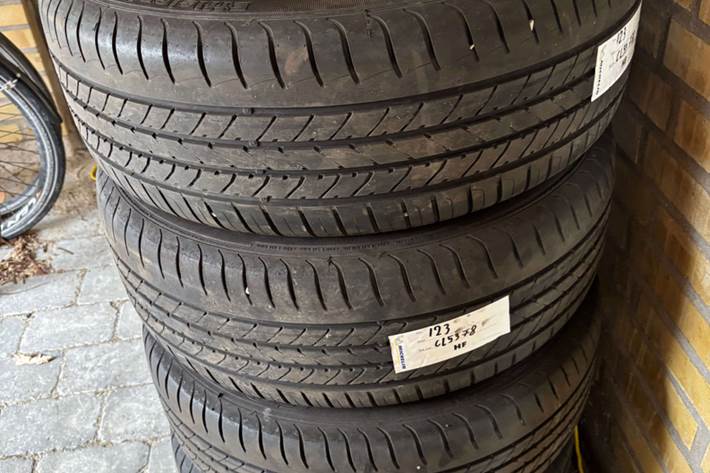 Rød Citroën C3 fra 2019