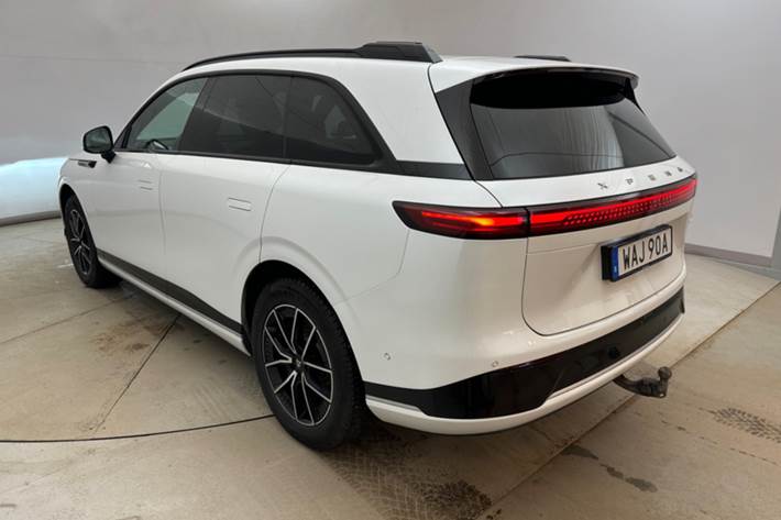 Hvid Xpeng G9 fra 2023