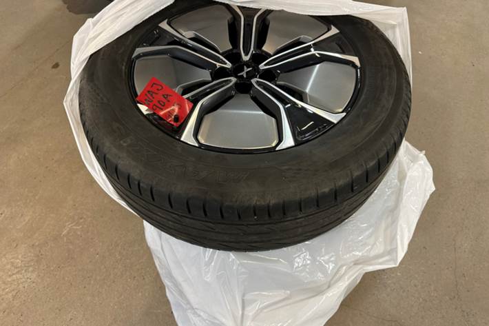 Hvid Xpeng G9 fra 2023