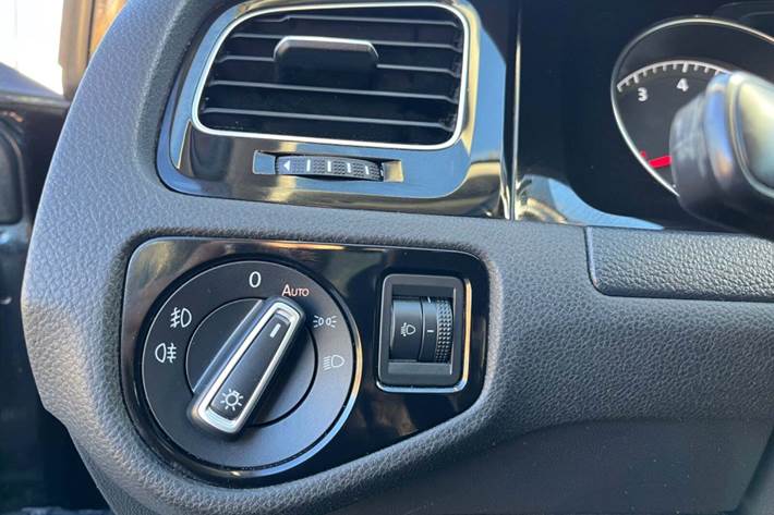 Sort VW Golf VII fra 2014