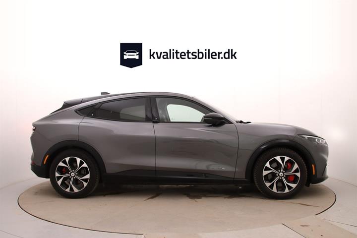 Grå Ford Mustang Mach-E fra 2021