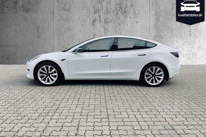 Hvid Tesla Model 3 fra 2020
