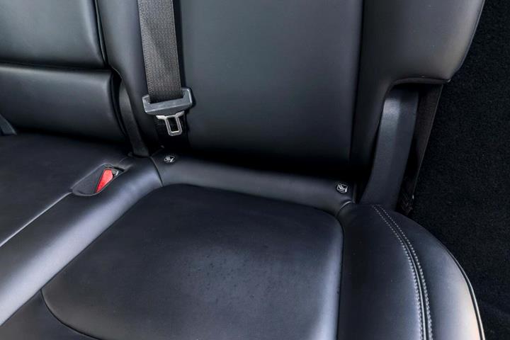 Hvid Tesla Model Y fra 2022