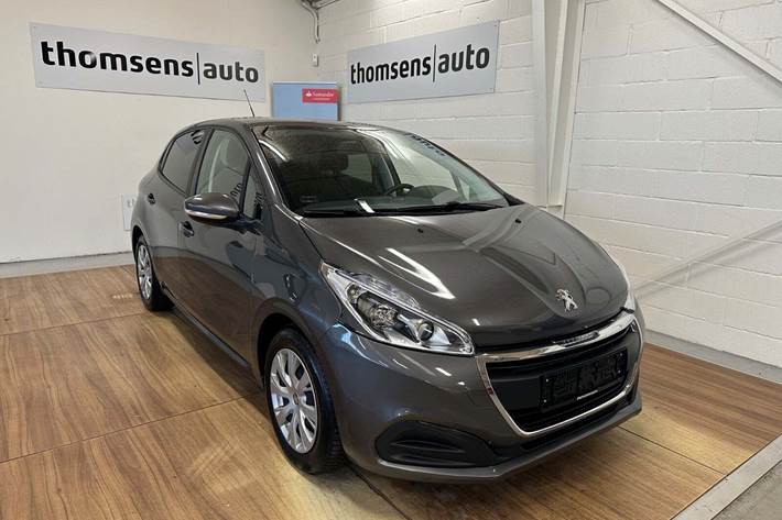 Grå Peugeot 208 fra 2019