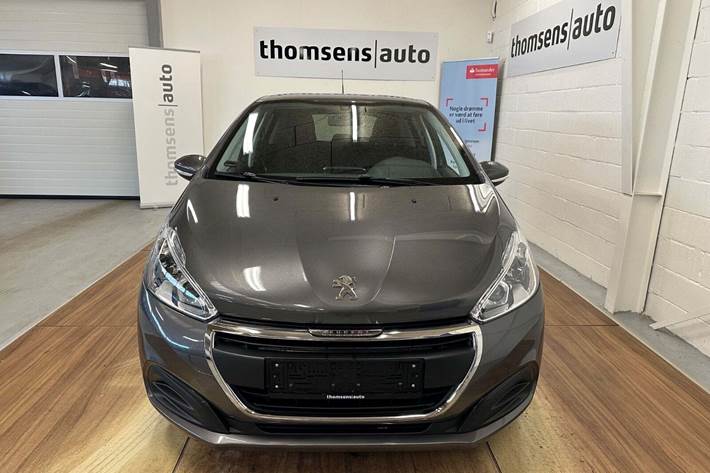 Grå Peugeot 208 fra 2019