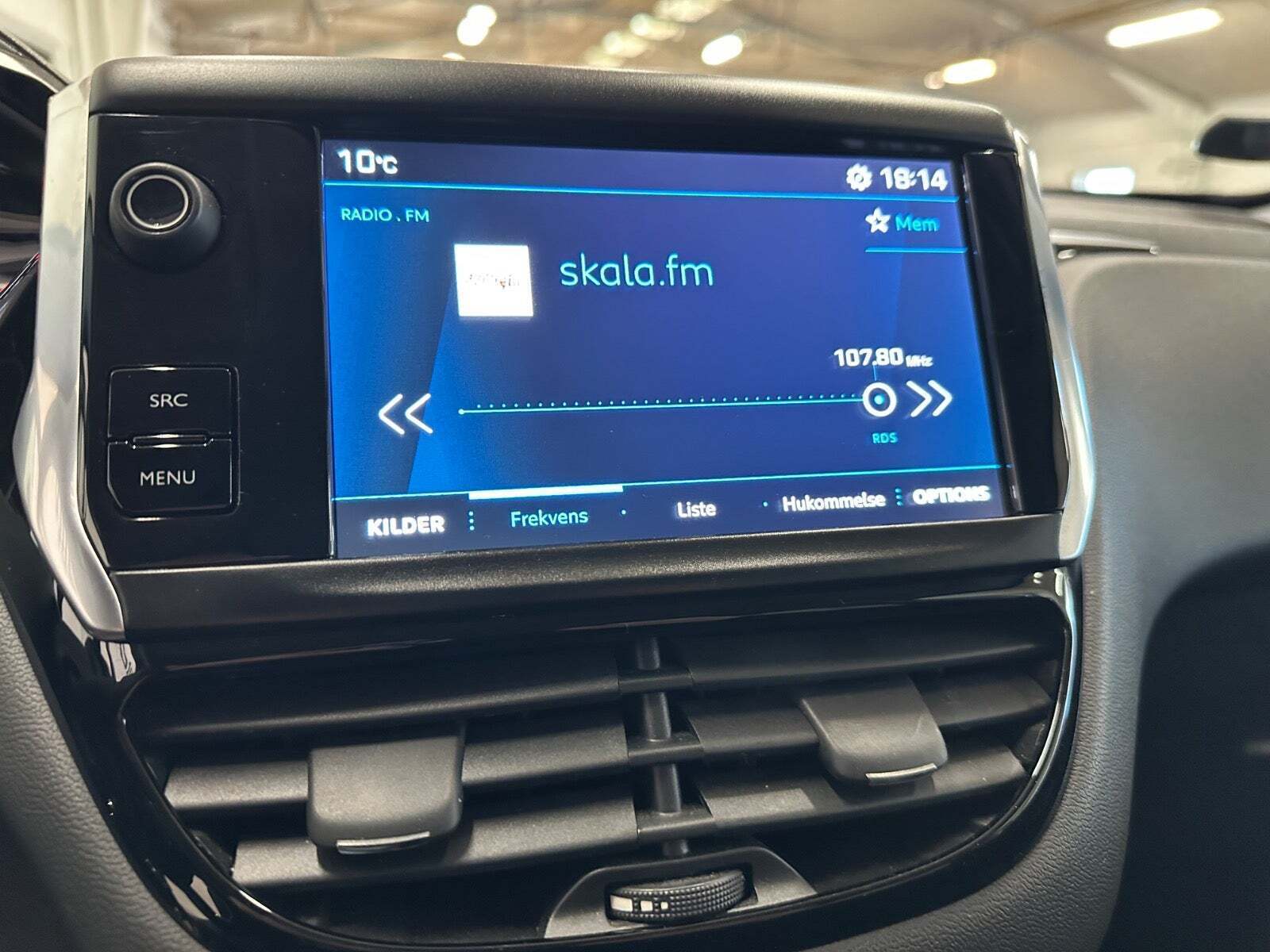 Grå Peugeot 208 fra 2019