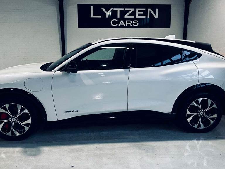 Ford Mustang Mach-E 68 Premium Standard Range AWD