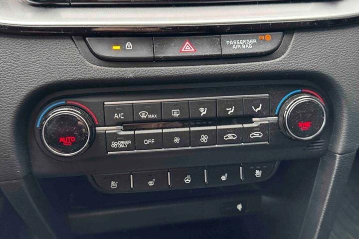 Hvid Kia XCeed fra 2022
