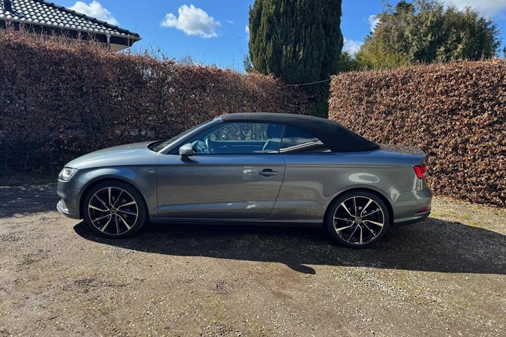 Grå Audi A3 Cabriolet fra 2018