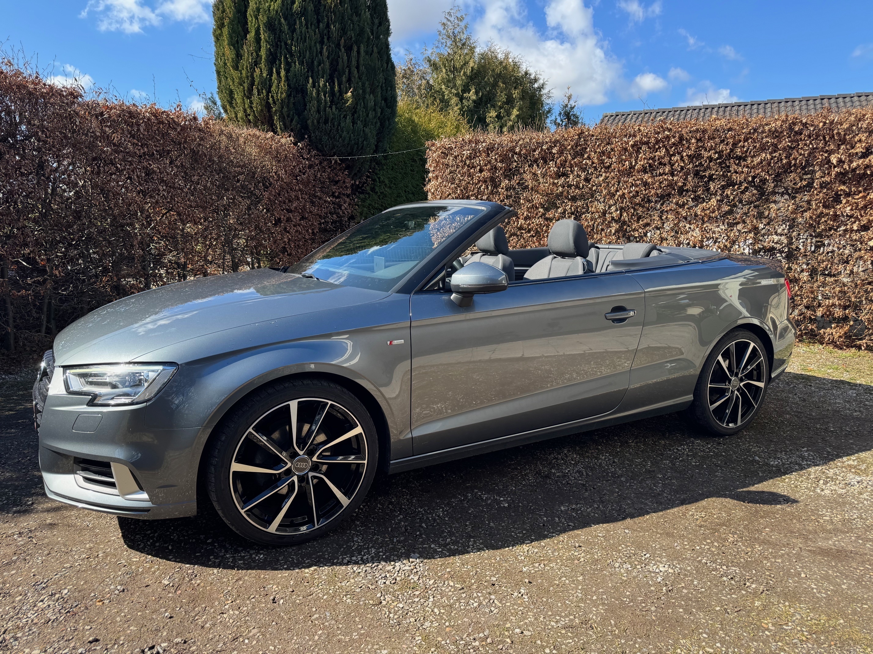 Grå Audi A3 Cabriolet fra 2018