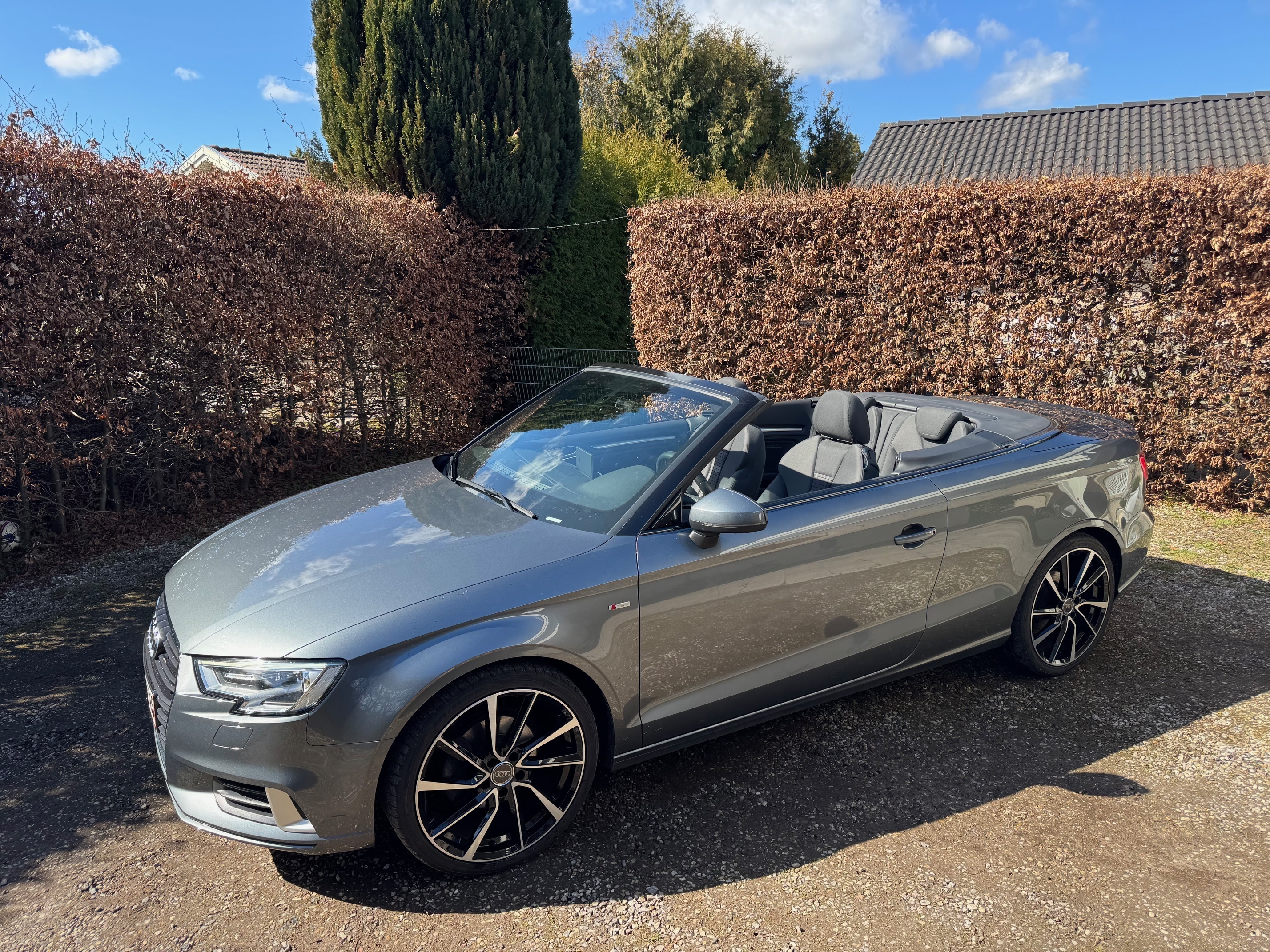 Grå Audi A3 Cabriolet fra 2018