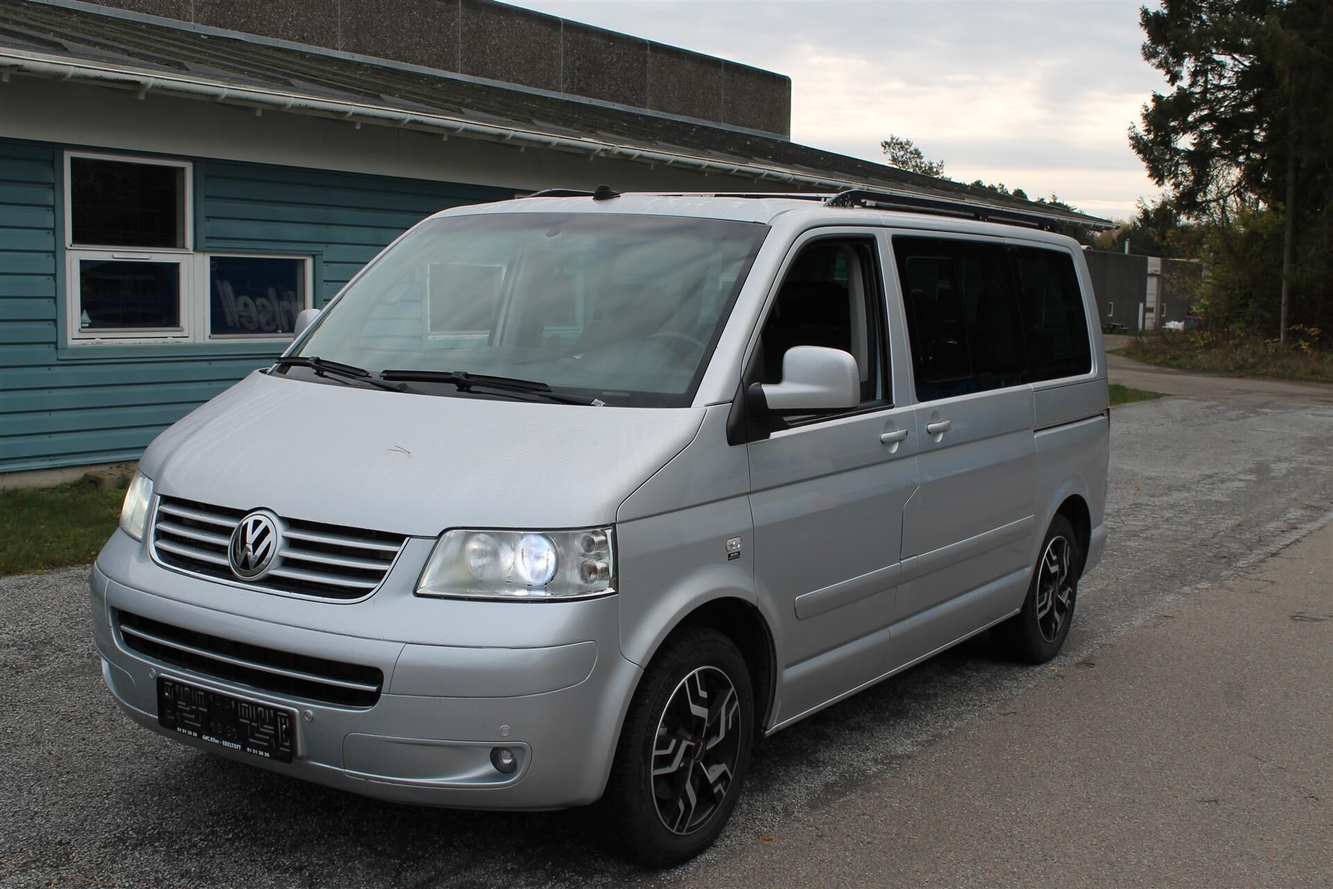 VW Multivan 2,5 TDI aut. 174HK