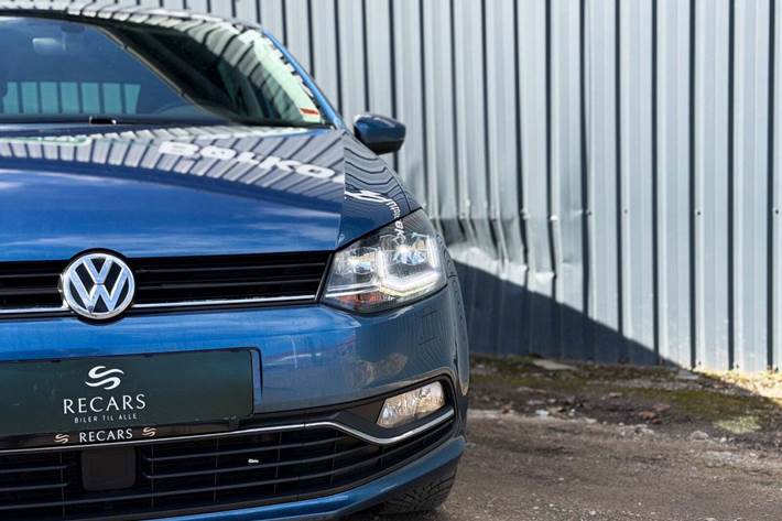 Blå VW Polo fra 2017