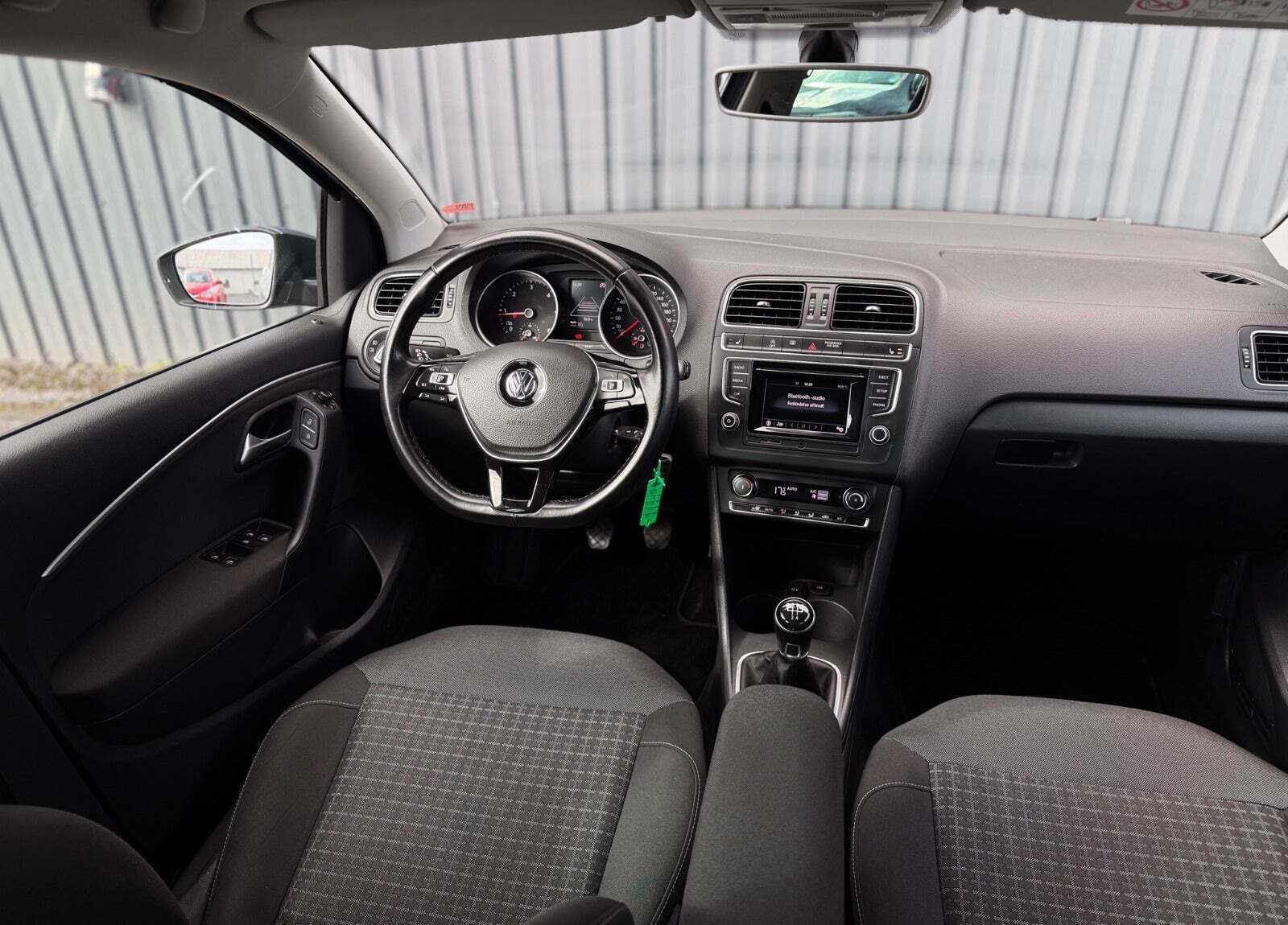 Blå VW Polo fra 2017