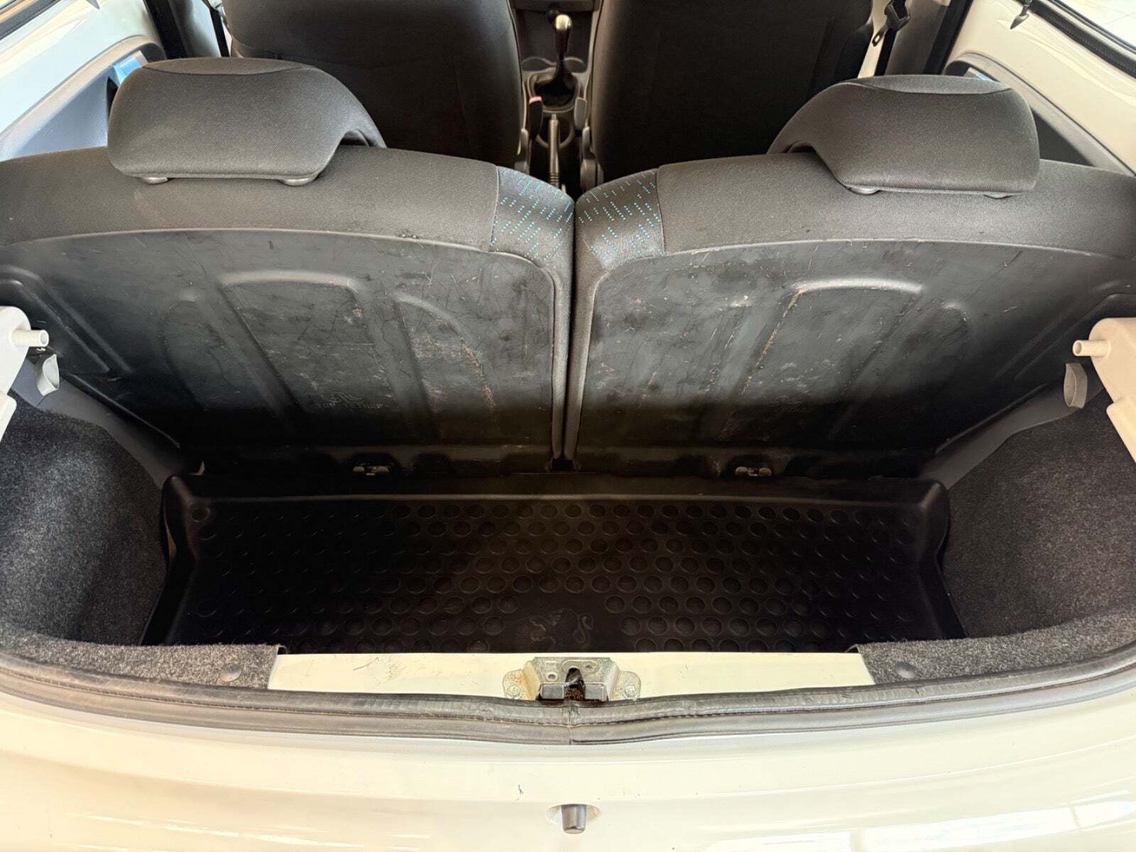 Hvid Peugeot 107 fra 2007