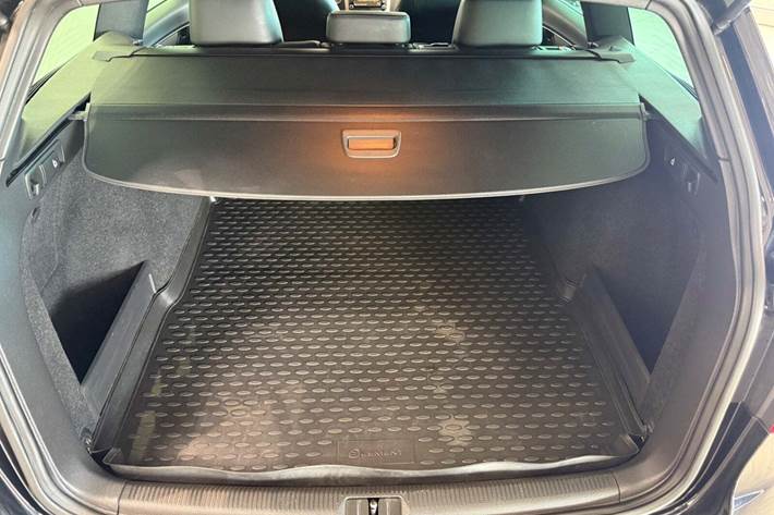 Sort VW Passat fra 2012