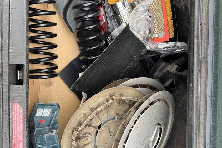 undefined Mercedes 190 fra 1987 set udefra