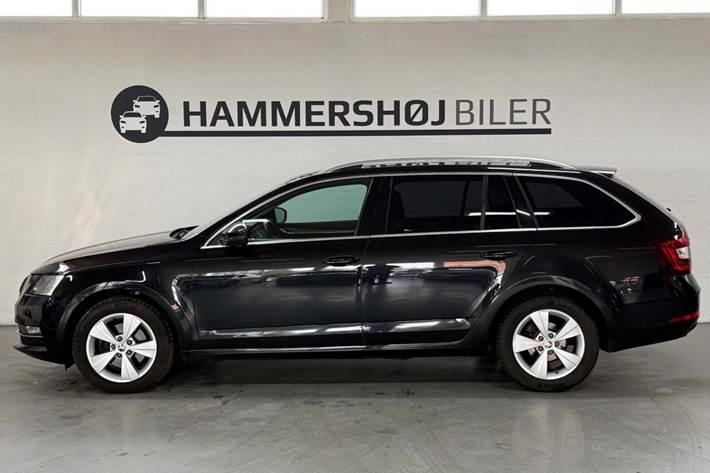 Sort Skoda Octavia fra 2018