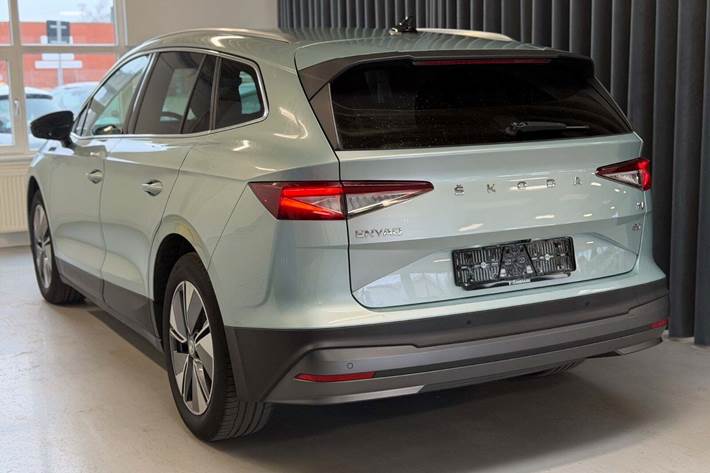 Turquoise Skoda Enyaq fra 2022