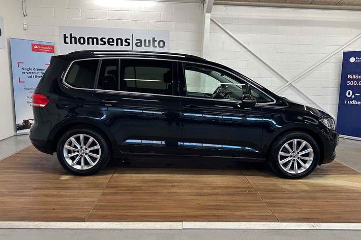 Sort VW Touran fra 2019