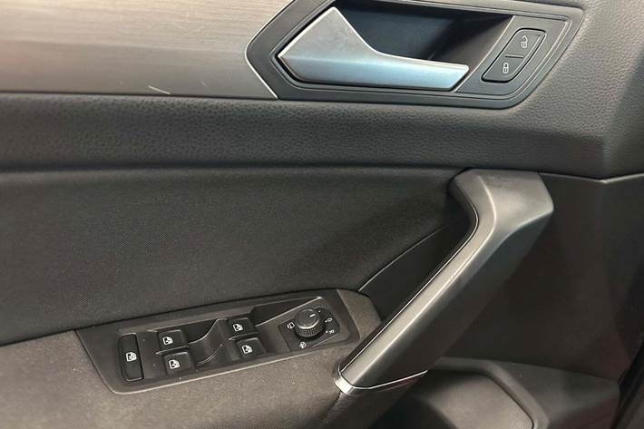 Sort VW Touran fra 2019