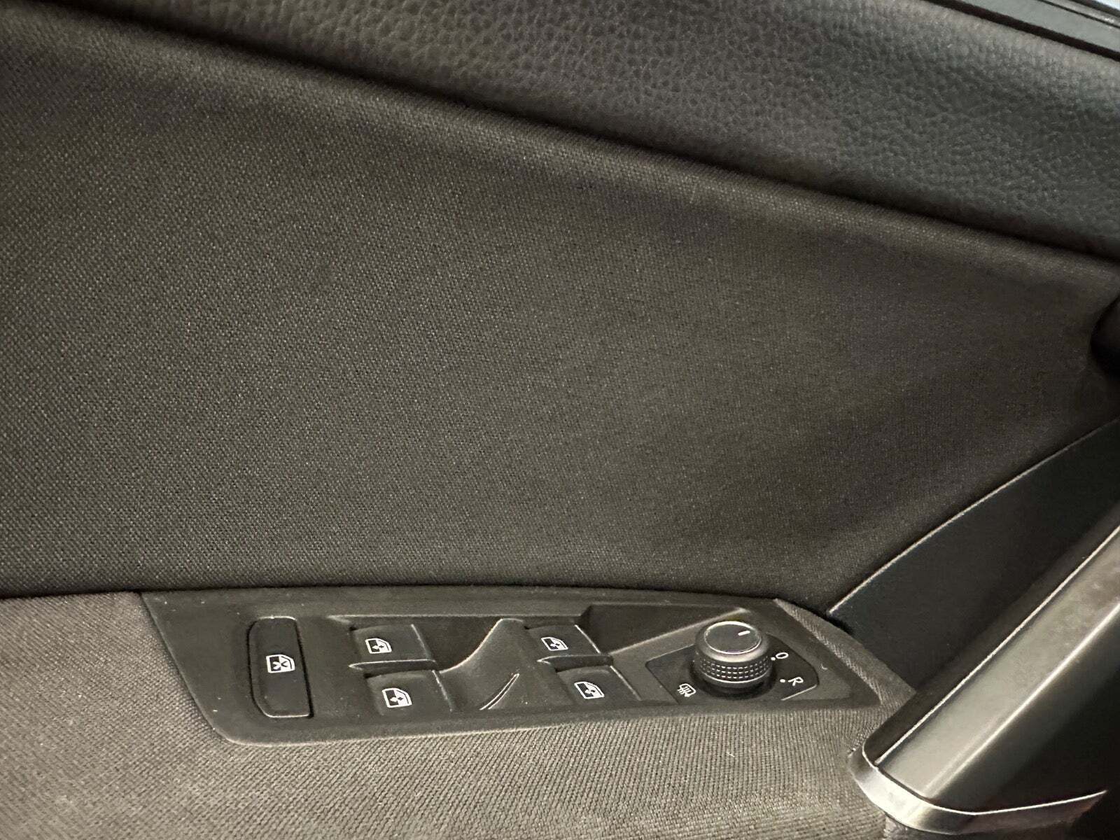 Sølv VW Touran fra 2016