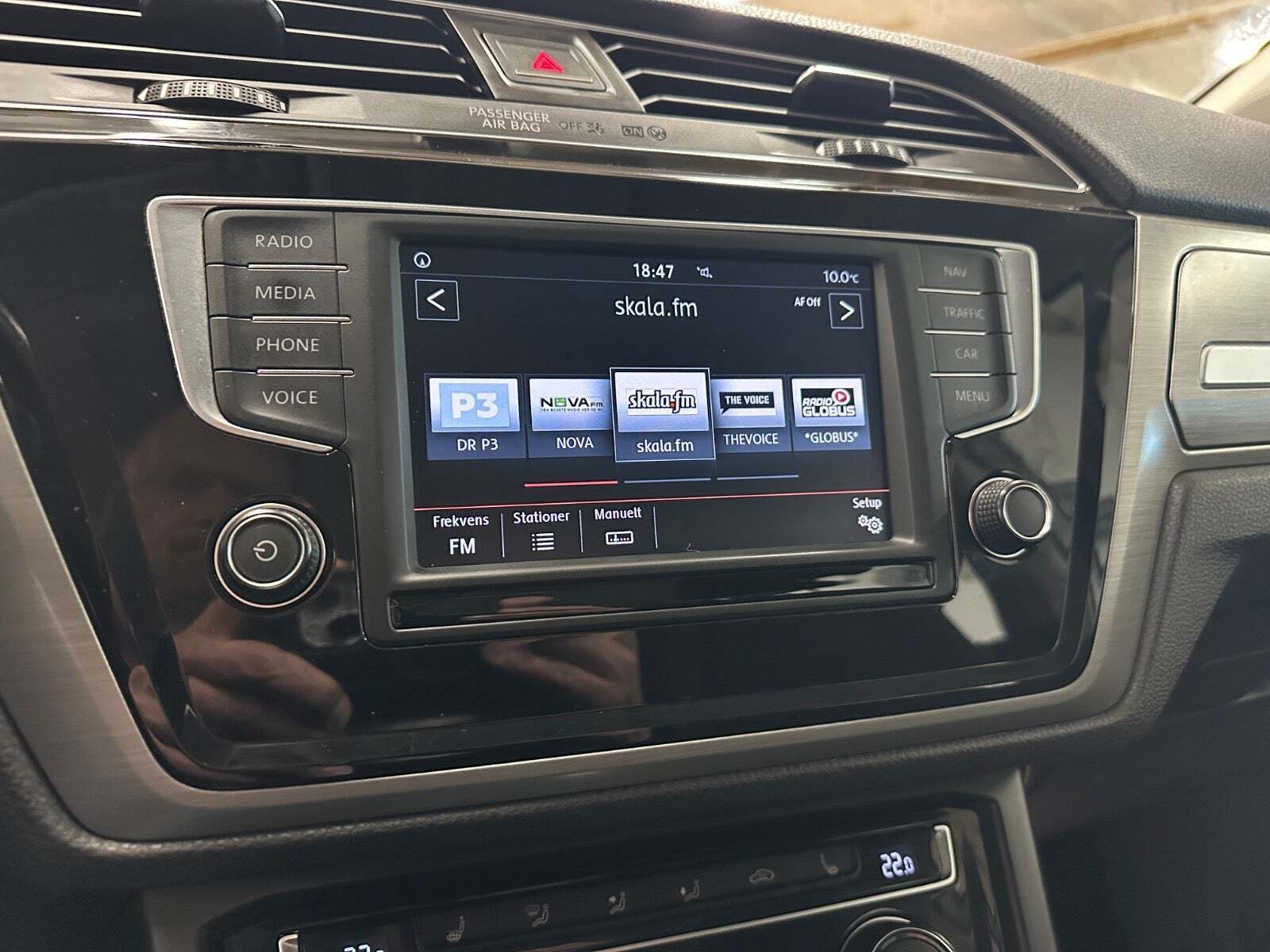 Sølv VW Touran fra 2016
